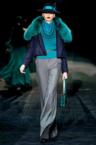 Look 4